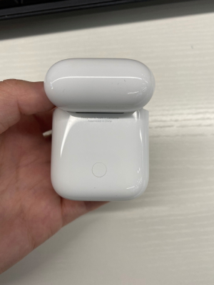 connect AirPods to a MacBook 1